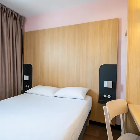 Hotel Bordeaux Aéroport 2*