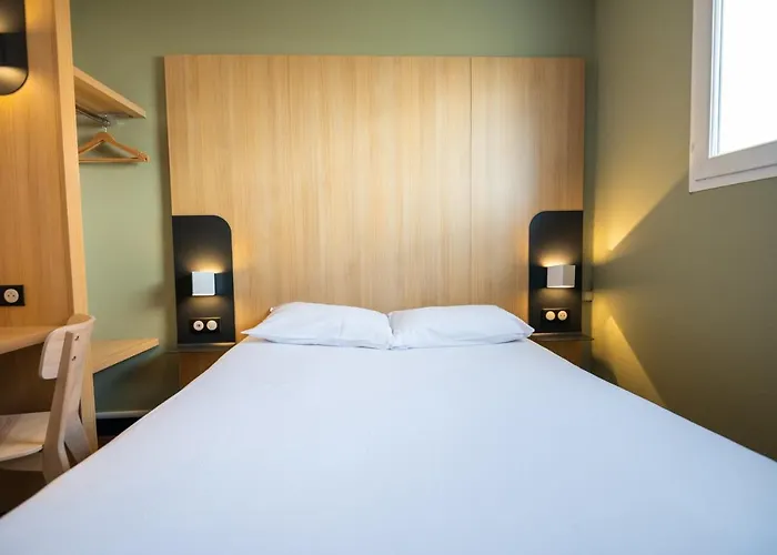 Hotell Bordeaux Aeroport 2*