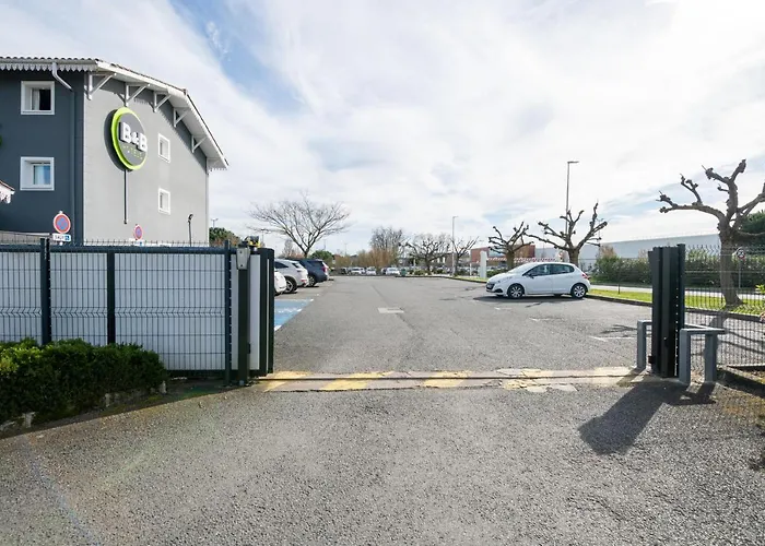 Bordeaux Aeroport Hotell 2*