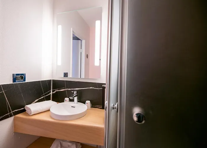 Bordeaux Aeroport Hotell 2*