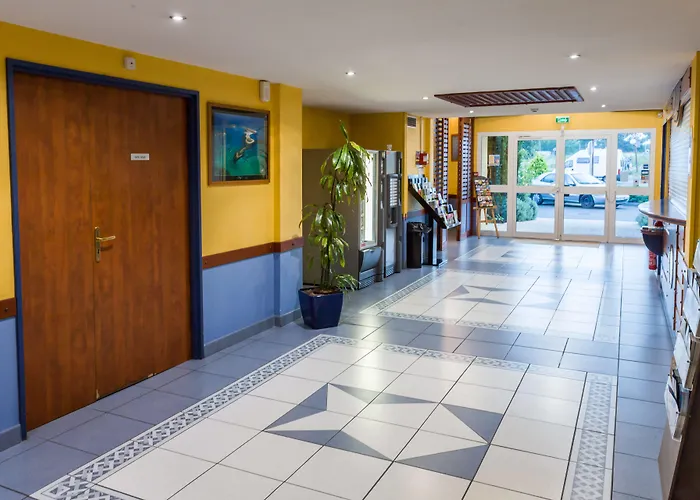 Hotell Bordeaux Aeroport 2*