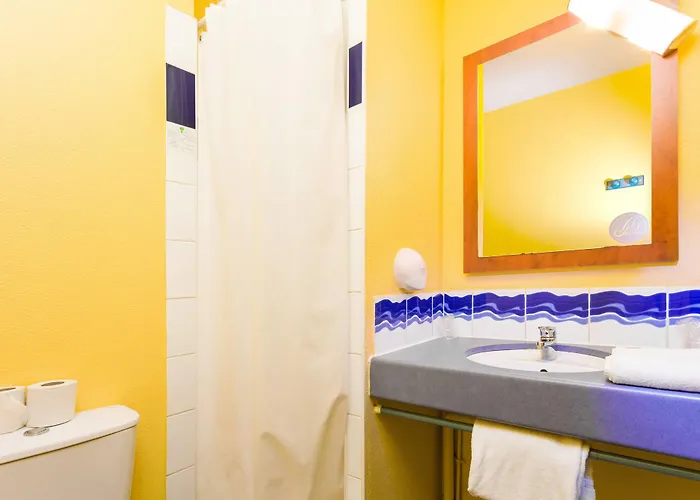 Hotell Bordeaux Aeroport 2*