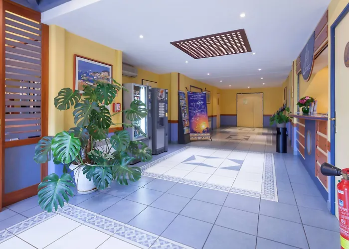 Bordeaux Aeroport Hotell 2*